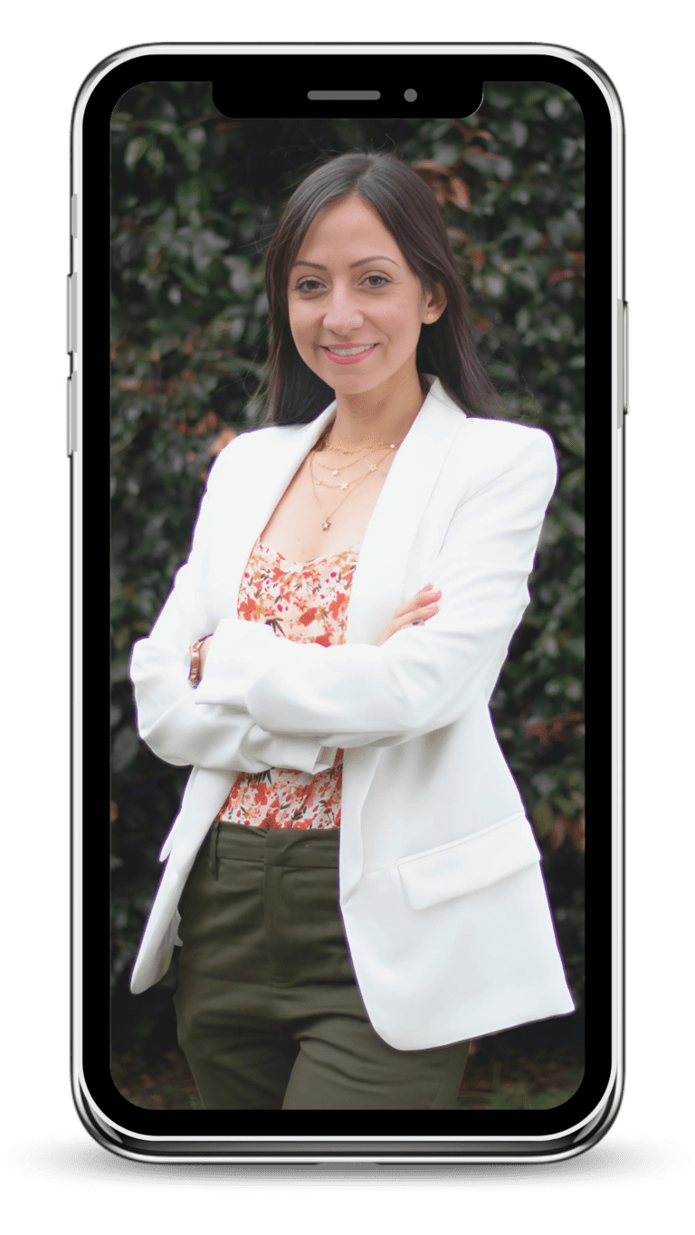 Samady Ysaacura, psicóloga y coach con enfoque en ansiedad, estrés y transformación personal.